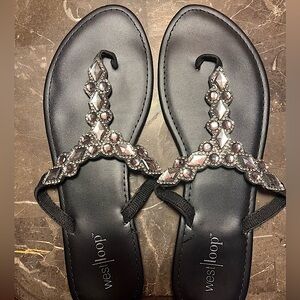 Black with Silver Jewel Tone Bohemian Sandals 🖤🩶🤍